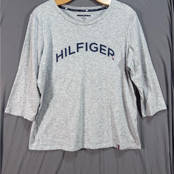 Tommy Hilfiger Women's Gray Top - Picture 1 of 4